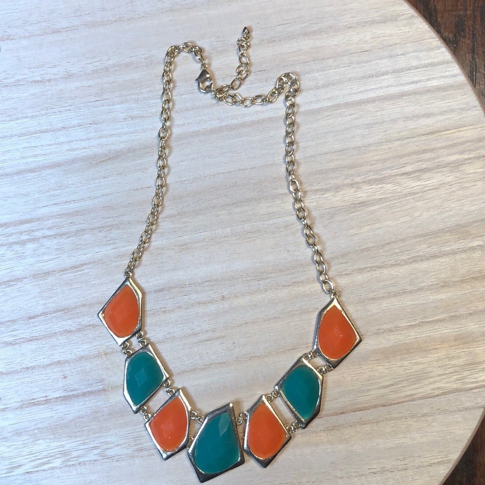 Two statement necklaces - Picture 2 of 3